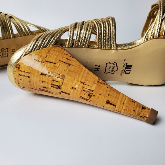 JLO Golden Heels Size 7 - Picture 6 of 9